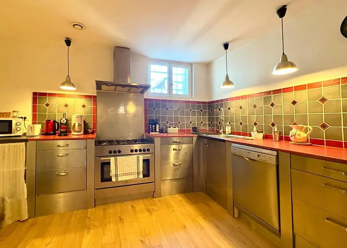 Le Saint Antoine, Arenes, 2 Chambres, Clim アパート *